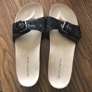 Apostrophe sandals